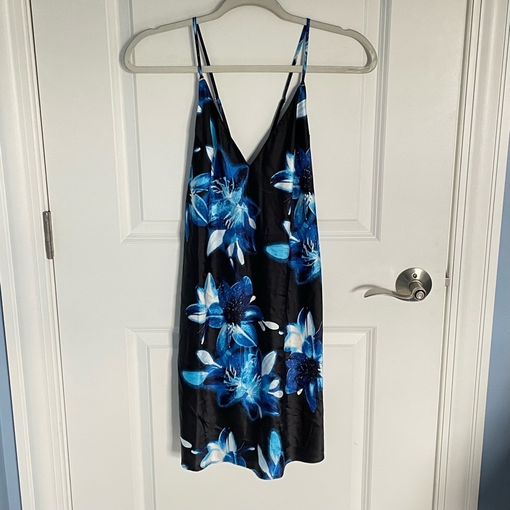 New! Victoria’s Secret satin open back floral slip dress 47418